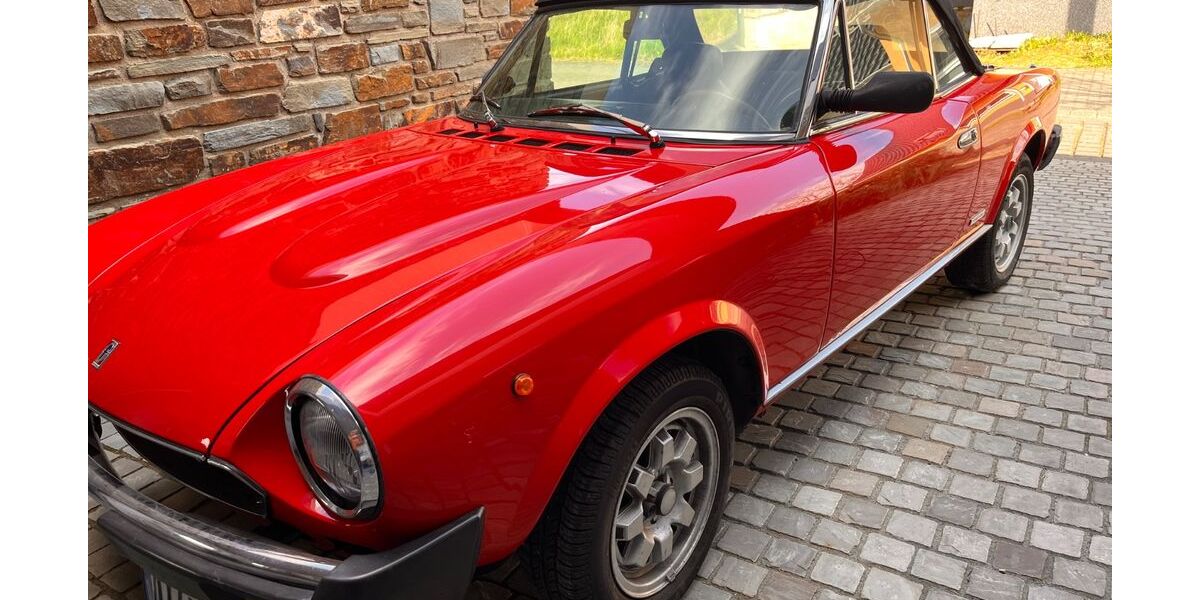 Fiat 124 Spider 162.909 km 9.500 &euro; Brohl-Lützing 56656