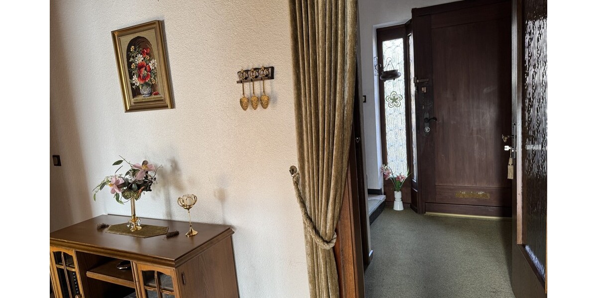 Zwei-Parteienhaus mit Baugrund - Zweifamilienhaus Niederzissen | Angebot:25145612