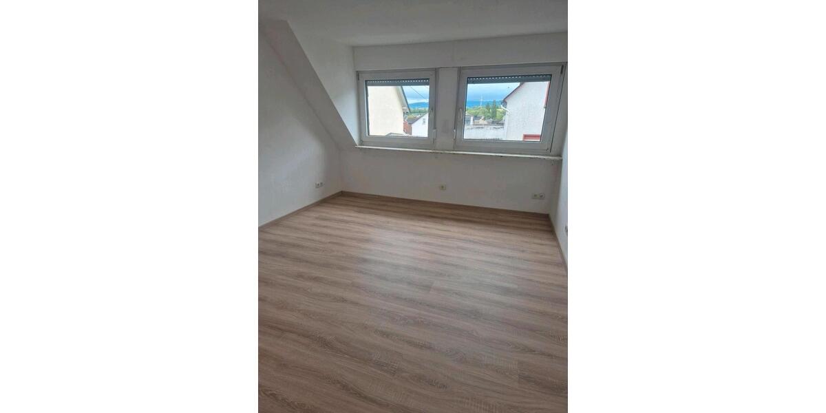 Dachgeschoßwohnung Koblenz Bisholder - 3 Zimmer, 90 m&sup2;, 1.150&euro; | Angebot:26507342