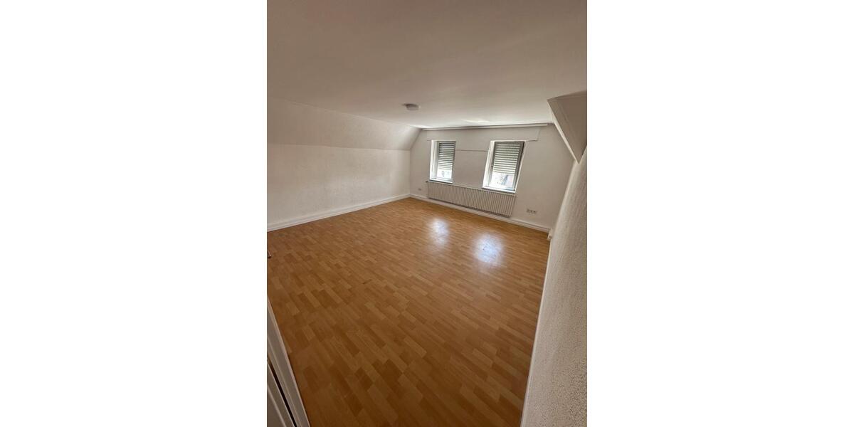 Dachgeschoßwohnung Kruft - 3 Zimmer, 80 m&sup2;, 700&euro; | Angebot:25075013