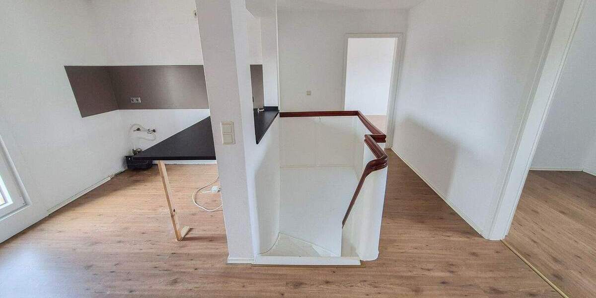 Mehrfamilienhaus, Wohnhaus Asbach-Altenhofen Altenhofen - 7 Zimmer, 179 m&sup2;, 195.000&euro; | Angebot:25738159