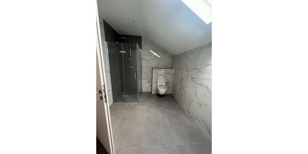 Dachgeschoßwohnung Neuwied - 4 Zimmer, 99 m&sup2;, 1.250&euro; | Angebot:26032351