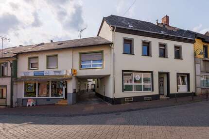 Haus Plaidt - 12 Zimmer, 192 m&sup2;, 320.000&euro; | Angebot:26035282