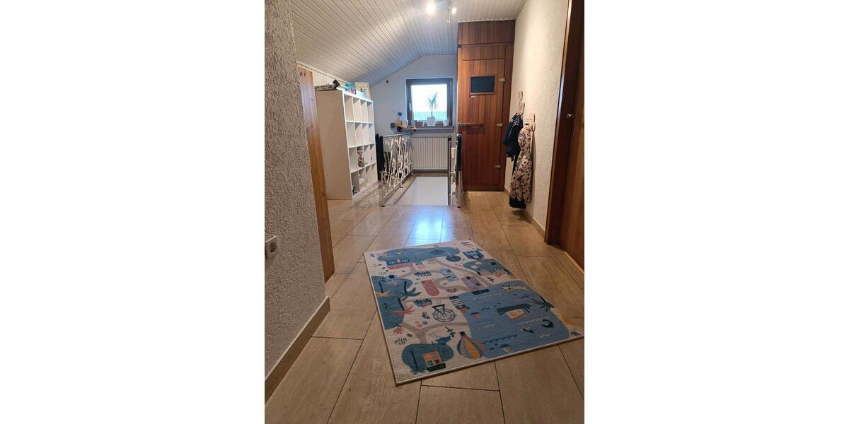 Einfamilienhaus Windhagen - 7 Zimmer, 180 m&sup2;, 1.600&euro; | Angebot:26523015