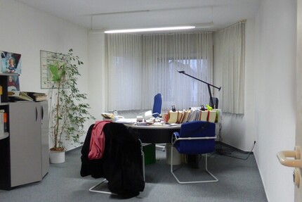 69 m² Gewerbeeinheit im Erdgeschoss inkl. 2 Stellplätzen - Gewerbeobjekt Bad Honnef | Angebot:25263785