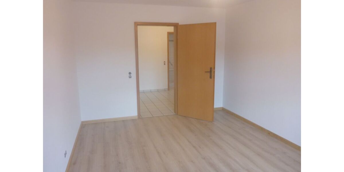 Renovierte & Energetisch modernisierte , helle & freundliche 2-Zimmer-EG-Wohnung zentral in Raubach zu vermieten! - 2- Raubach | Angebot:24576305