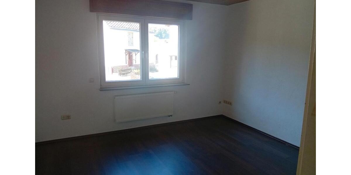 Erdgeschoßwohnung Nauort - 3 Zimmer, 90 m&sup2;, 500&euro; | Angebot:26688025
