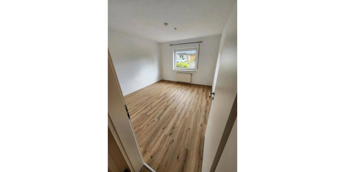 Etagenwohnung Linz am Rhein - 3 Zimmer, 86 m&sup2;, 825&euro; | Angebot:26643494
