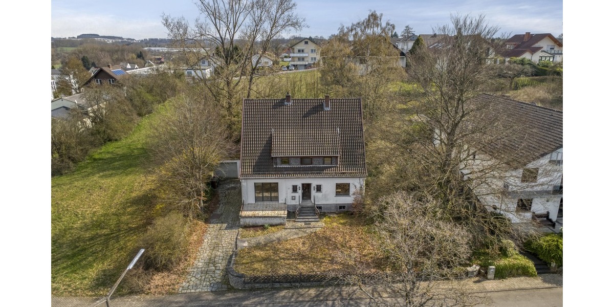 Solides Haus mit großem Garten in Aussichtslage ! - Einfamilienhaus Staudt | Angebot:25942745