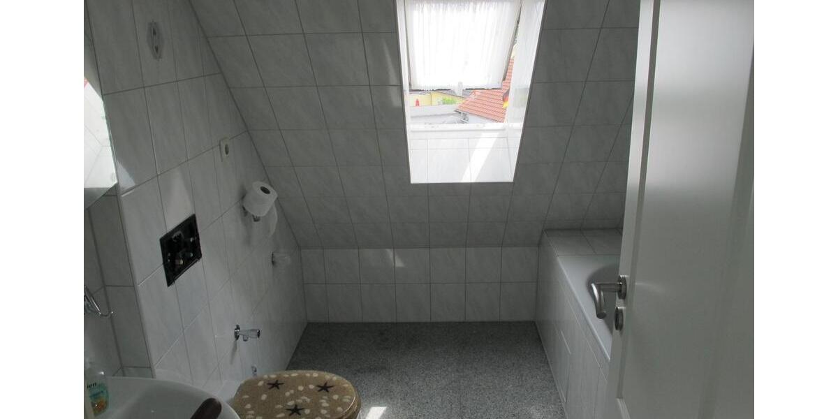 Dachgeschoßwohnung Bendorf - 5 Zimmer, 99 m&sup2;, 900&euro; | Angebot:26604288