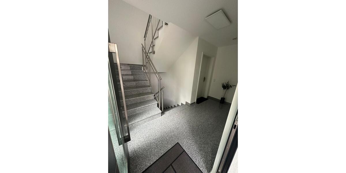 Dachgeschoßwohnung Kleinmaischeid - 4 Zimmer, 131 m&sup2;, 1.280&euro; | Angebot:25961988