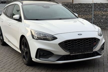 Ford Focus 74.000 km 21.999 &euro; Bad Breisig 53498