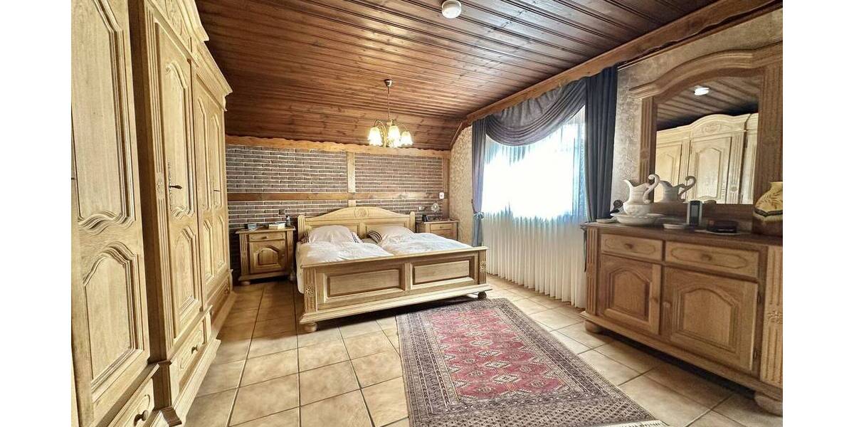 Einfamilienhaus Glees - 8 Zimmer, 283 m&sup2;, 499.000&euro; | Angebot:25741202