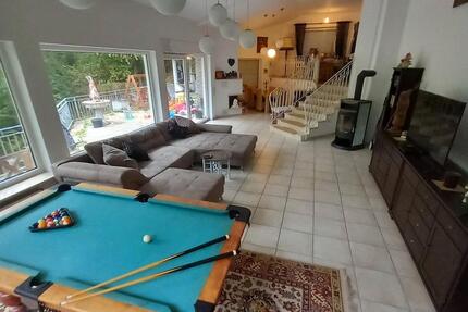 Haus Mayen - 7 Zimmer, 230 m&sup2;, 2.030&euro; | Angebot:27618880