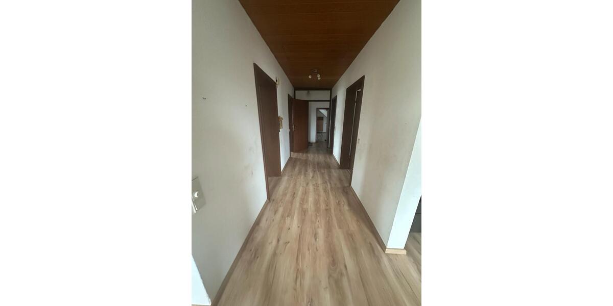 Dachgeschoßwohnung Ötzingen - 6 Zimmer, 120 m&sup2;, 1.100&euro; | Angebot:25539890