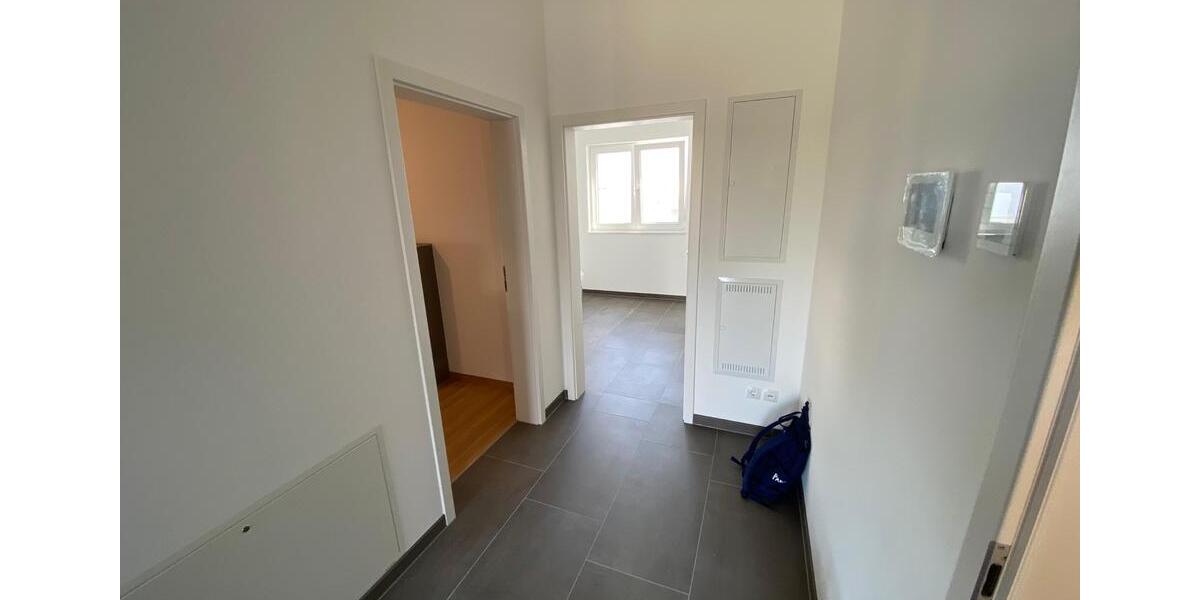 Dachgeschoßwohnung Großmaischeid - 2 Zimmer, 75 m&sup2;, 950&euro; | Angebot:24693974