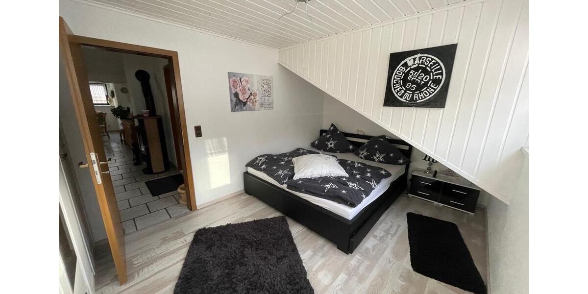 Dachgeschoßwohnung Oberlahr - 3 Zimmer, 102 m&sup2;, 700&euro; | Angebot:25149201