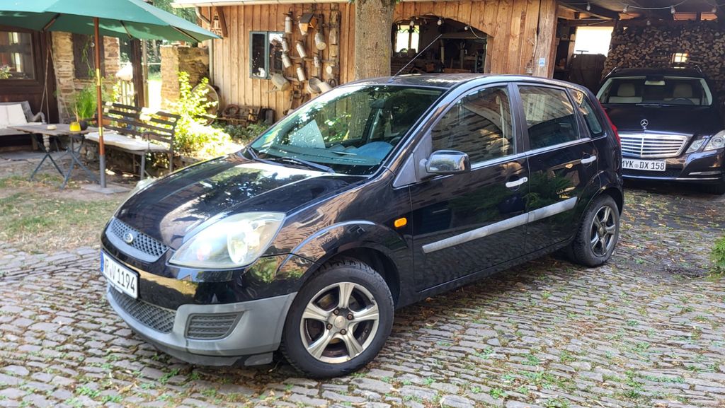 Ford Fiesta 135.000 km 2.300 &euro; Münstermaifeld 56294