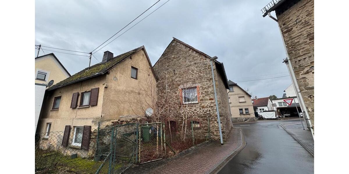 Mehrfamilienhaus, Wohnhaus Neuwied - 7 Zimmer, 140 m&sup2;, 120.000&euro; | Angebot:24979100