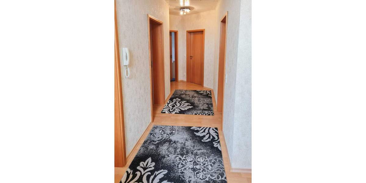 Einfamilienhaus Straßenhaus - 8 Zimmer, 220 m&sup2;, 570.000&euro; | Angebot:25691903