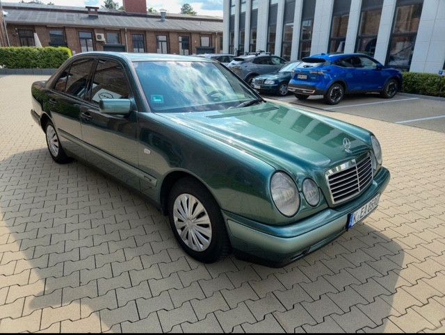 Mercedes-Benz E 230 186.500 km 4.300 &euro; Mendig 56743