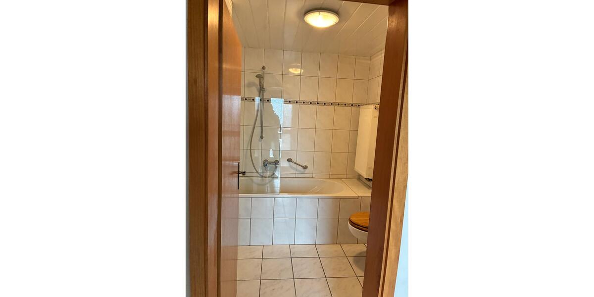 Etagenwohnung Urmitz - 2 Zimmer, 67 m&sup2;, 530&euro; | Angebot:25823379