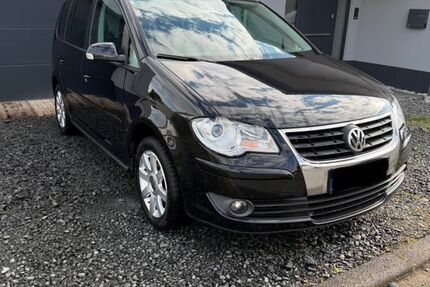 VW Touran 165.432 km 4.999 &euro; Rodenbach 57639