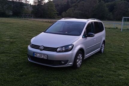 VW Touran 145.000 km 9.000 &euro; Koblenz 56073