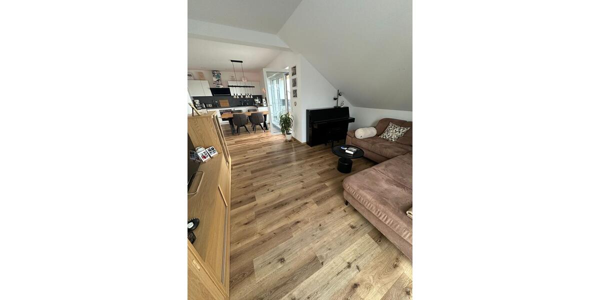 Dachgeschoßwohnung Kleinmaischeid - 4 Zimmer, 131 m&sup2;, 1.280&euro; | Angebot:25961988