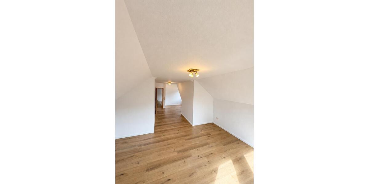Dachgeschoßwohnung Rheinbreitbach - 2 Zimmer, 73 m&sup2;, 850&euro; | Angebot:26678199