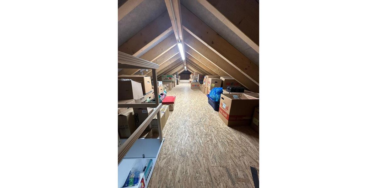 Dachgeschoßwohnung Kleinmaischeid - 4 Zimmer, 131 m&sup2;, 1.280&euro; | Angebot:25961988