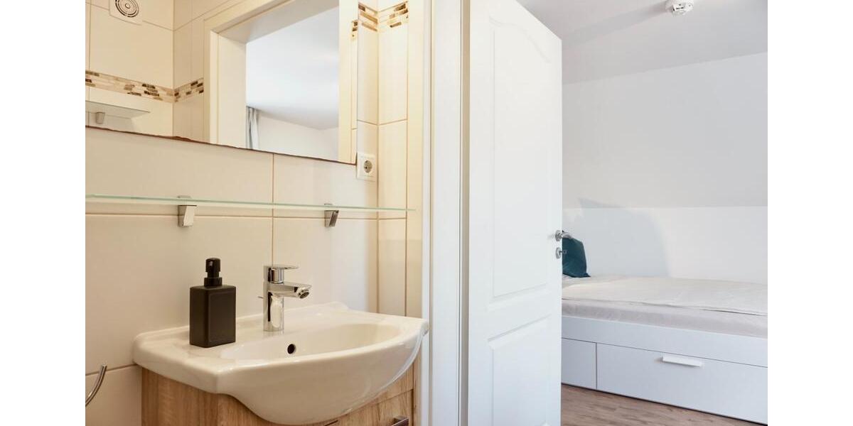 Etagenwohnung Koblenz Arenberg-Immendorf - 1 Zimmer, 1.200 m&sup2;, 1.200&euro; | Angebot:25632407