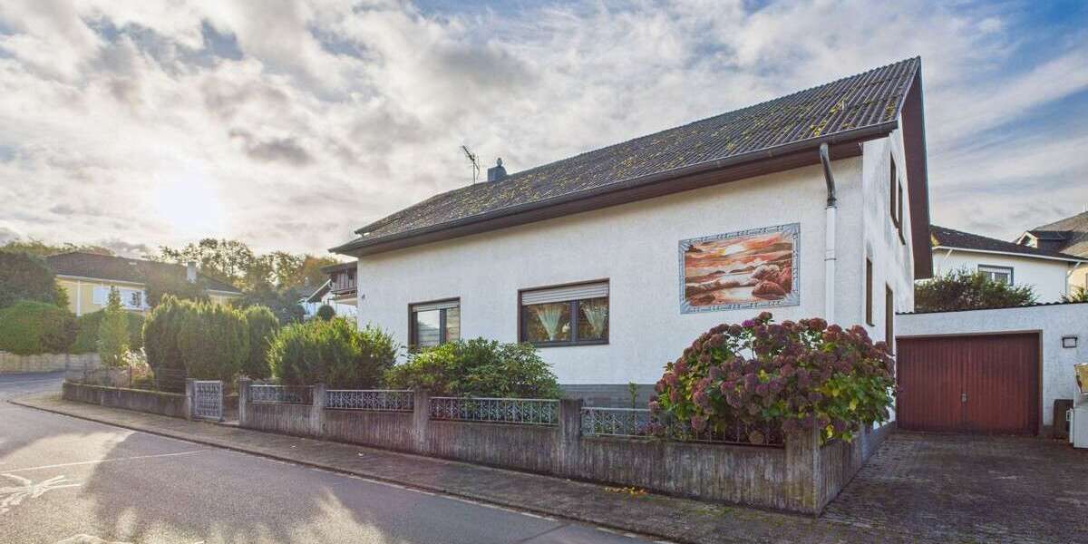 Einfamilienhaus Wassenach - 5 Zimmer, 169 m&sup2;, 275.000&euro; | Angebot:23515273