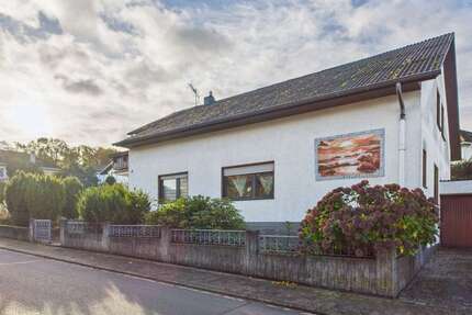 Haus Wassenach - 5 Zimmer, 169 m&sup2;, 275.000&euro; | Angebot:23515273