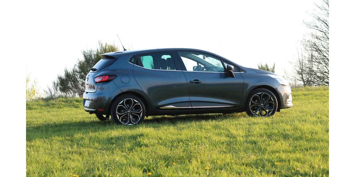 Renault Clio 94.000 km 8.500 &euro; Burgbrohl 56659
