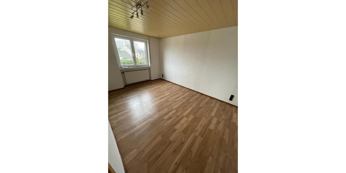 Doppelhaushälfte Montabaur - 6.5 Zimmer, 146 m&sup2;, 1.300&euro; | Angebot:25843109