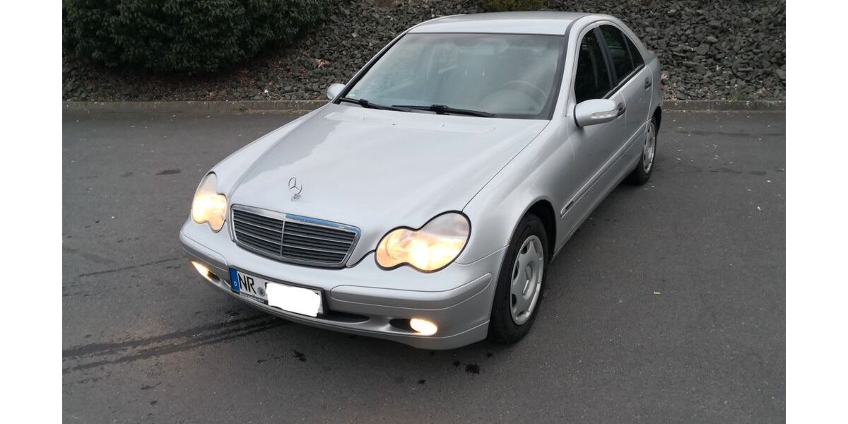 Mercedes-Benz C 200 176.000 km 2.899 &euro; Dürrholz 56307