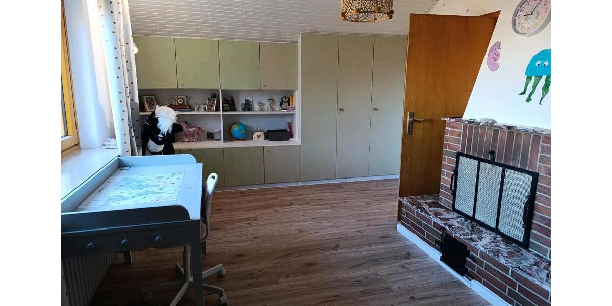 Einfamilienhaus Windhagen - 7 Zimmer, 180 m&sup2;, 1.600&euro; | Angebot:26523015