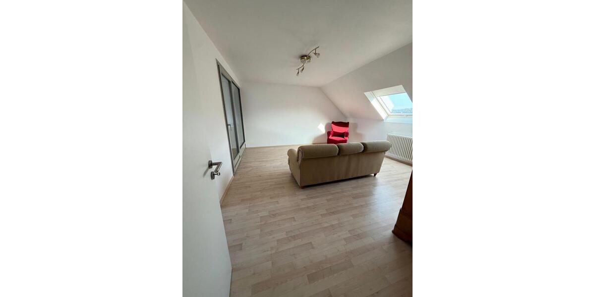 Dachgeschoßwohnung Koblenz - 4 Zimmer, 105 m&sup2;, 1.300&euro; | Angebot:25918961