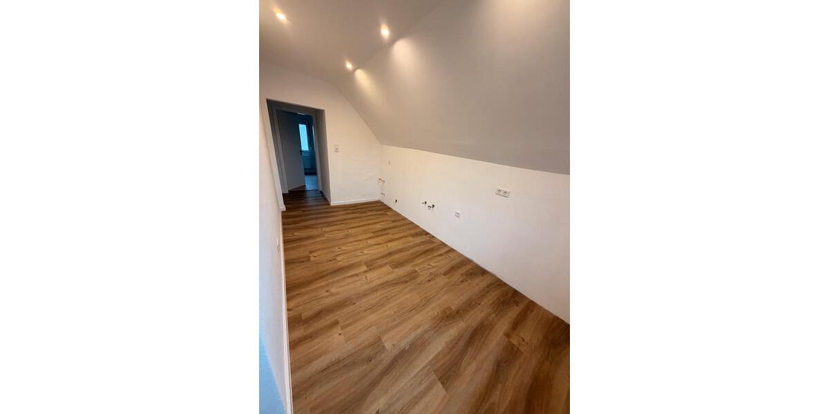 Dachgeschoßwohnung Steimel - 1 Zimmer, 53 m&sup2;, 450&euro; | Angebot:25765565