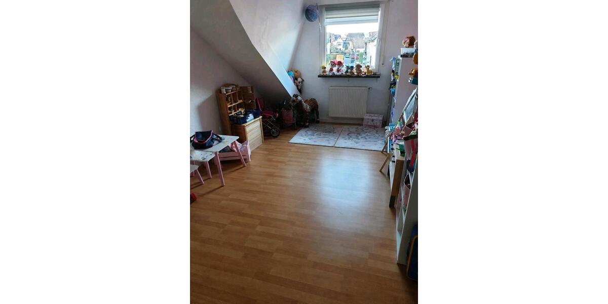 Dachgeschoßwohnung Urmitz - 4 Zimmer, 100 m&sup2;, 1.100&euro; | Angebot:26688019