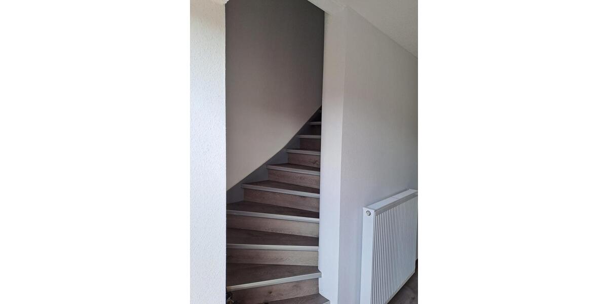 Etagenwohnung Steimel - 5 Zimmer, 120 m&sup2;, 900&euro; | Angebot:25483150