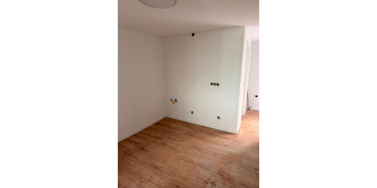 Etagenwohnung Neuwied Feldkirchen - 7 Zimmer, 170 m&sup2;, 1.800&euro; | Angebot:26032374