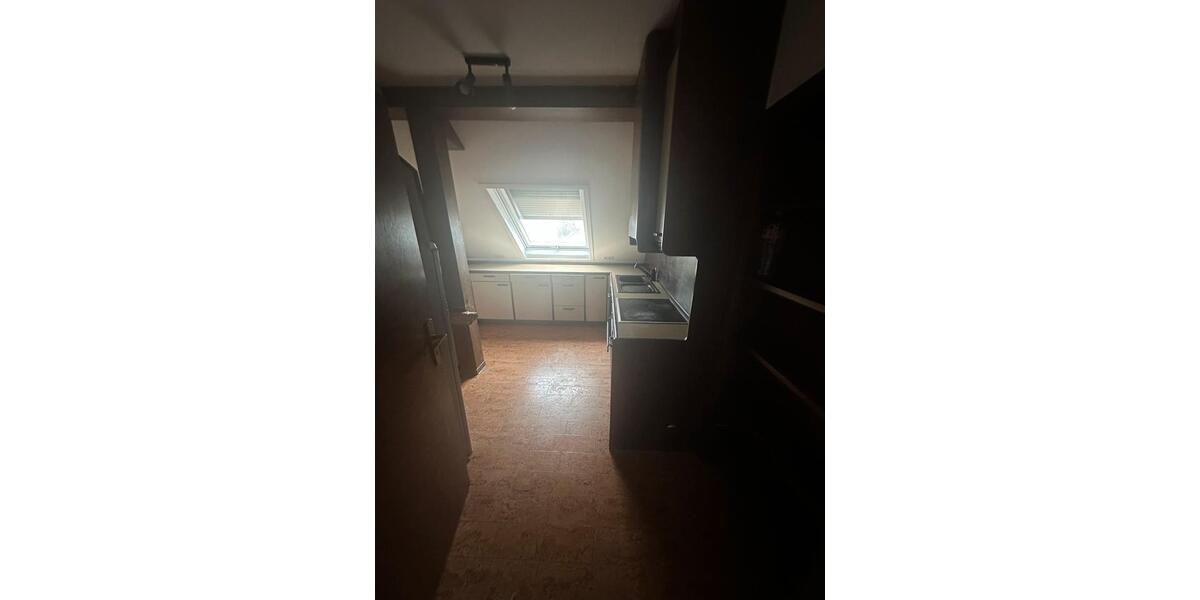 Dachgeschoßwohnung Ötzingen - 6 Zimmer, 120 m&sup2;, 1.100&euro; | Angebot:25539890