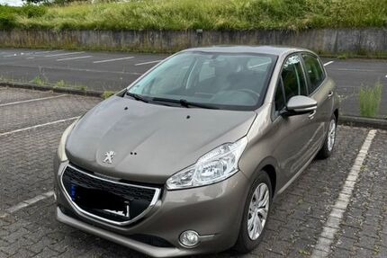 Peugeot 208 130.000 km 4.000 &euro; Lahnstein 56112