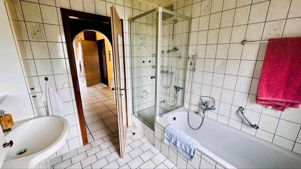 Dachgeschoßwohnung Bendorf - 3 Zimmer, 75 m&sup2;, 850&euro; | Angebot:25926261
