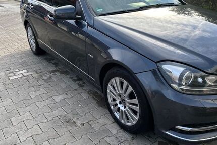 Mercedes-Benz 220 334.000 km 4.600 &euro; Boppard 56154