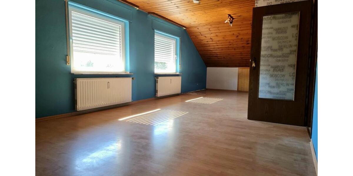 Dachgeschoßwohnung Niederzissen - 3 Zimmer, 76 m&sup2;, 700&euro; | Angebot:25639687