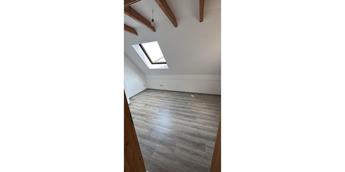 Etagenwohnung Welling - 2 Zimmer, 89 m&sup2;, 890&euro; | Angebot:25886591