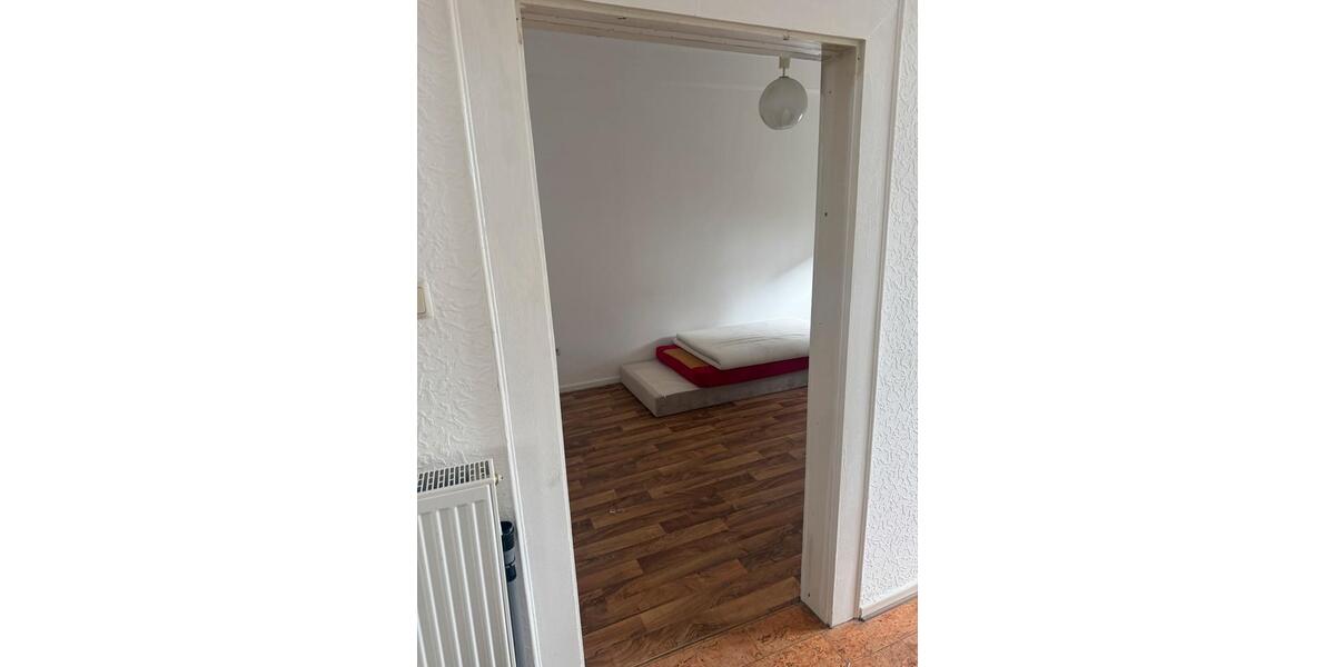 Etagenwohnung Dahlheim - 7 Zimmer, 180 m&sup2;, 700&euro; | Angebot:25870790